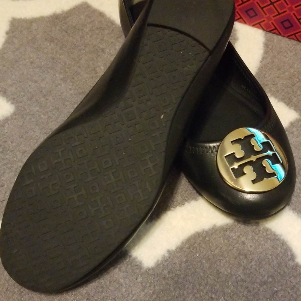 Tory Burch Reva Flats - Picture 2 of 4